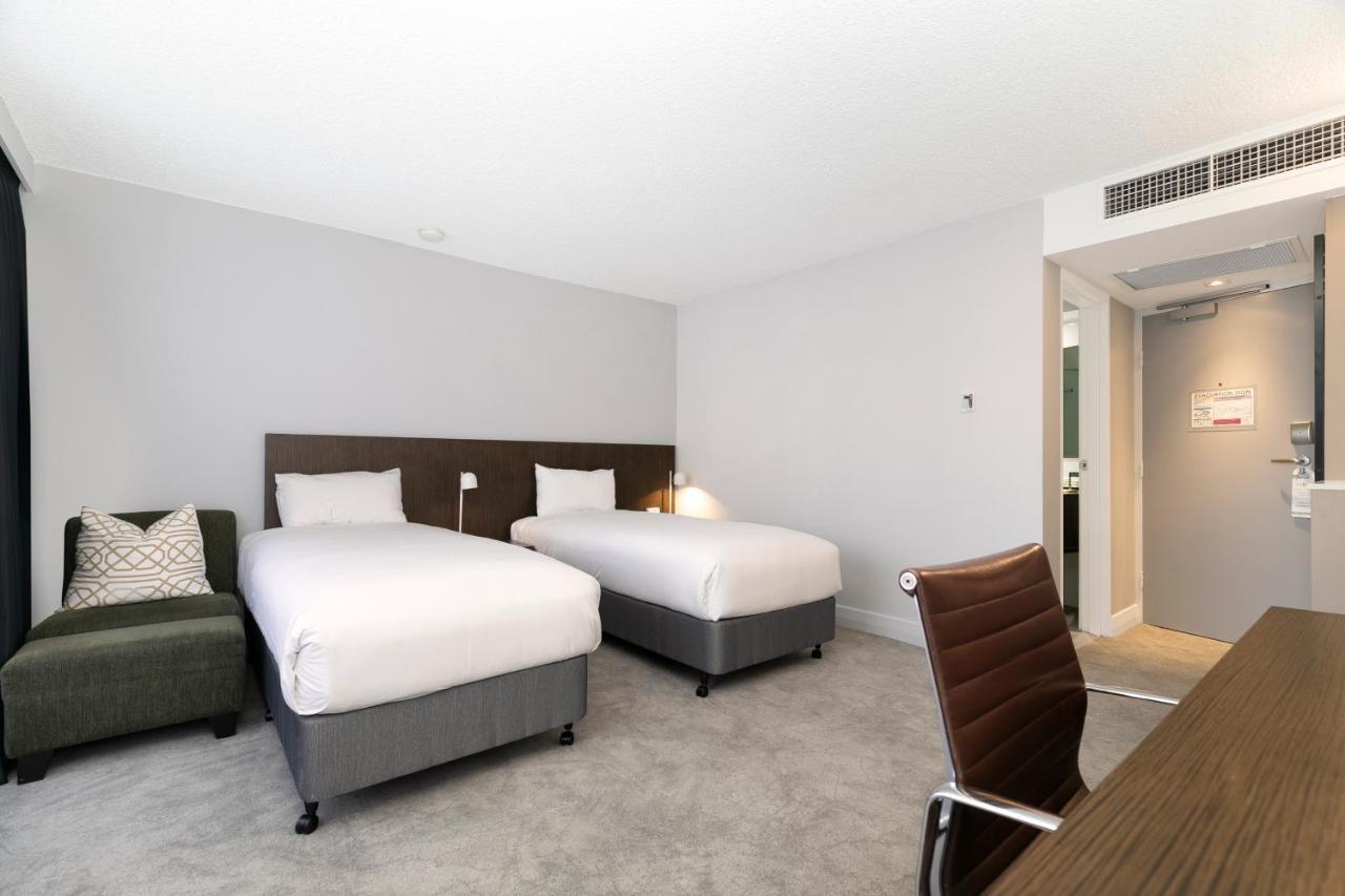 Mercure Spring Hill Hotel 4*